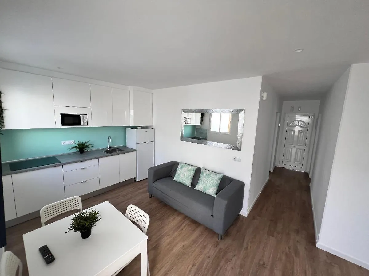 Modern Luxury Villa 포리스 데 아보나