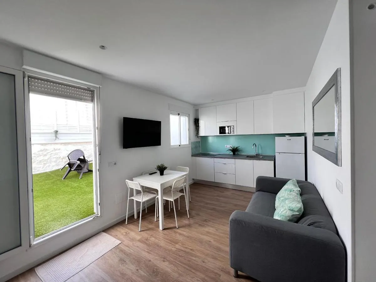 Modern Luxury Villa 포리스 데 아보나